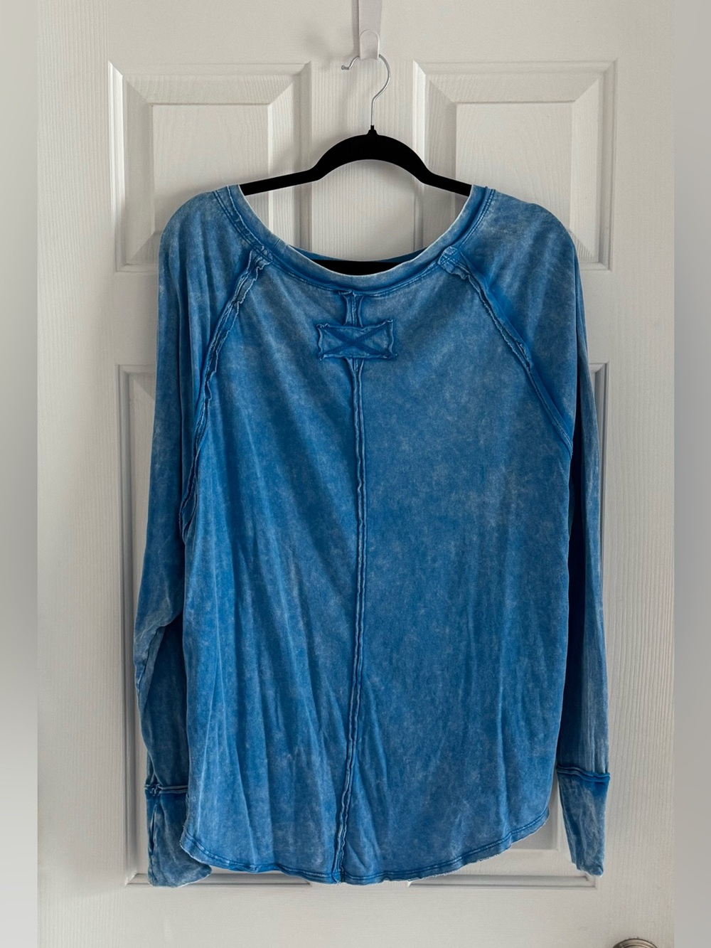 Zenana Outfitters Washed Blue Long-Sleeve Pullover With Thumb Holes. NWOT - Picture 2 of 10